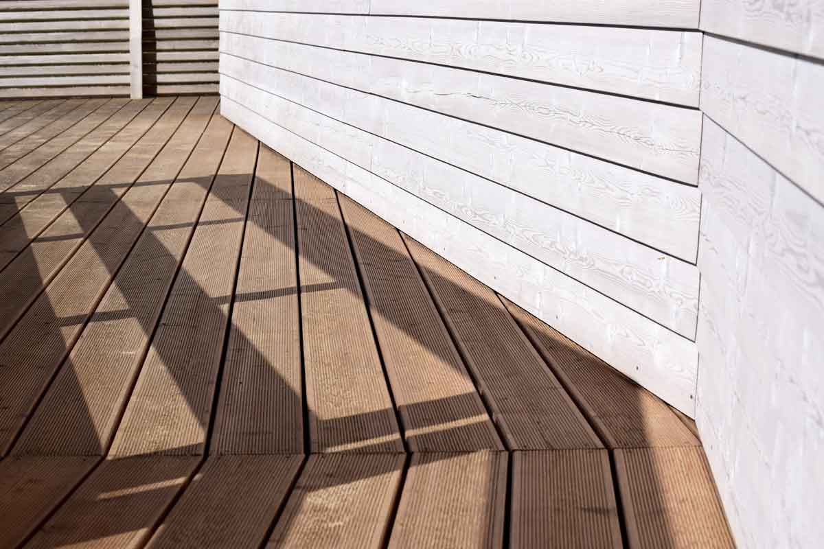 How much does it cost to stain a deck in Athens, GA